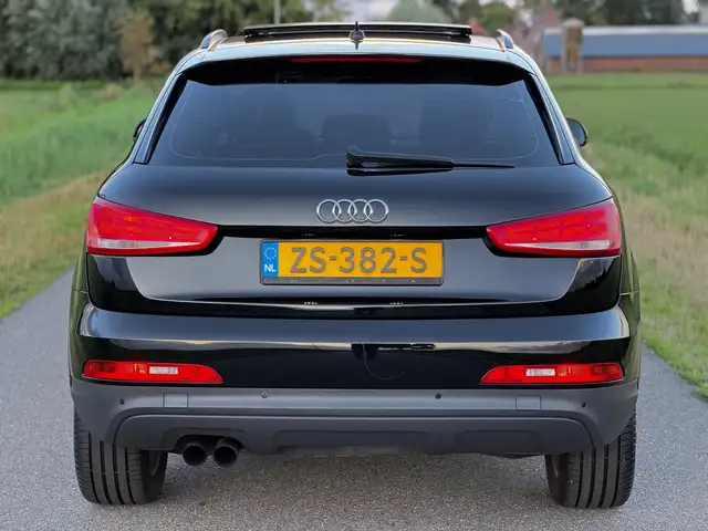 Audi Q3 view 8