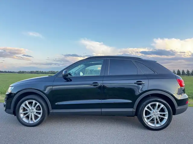 Audi Q3 view 2
