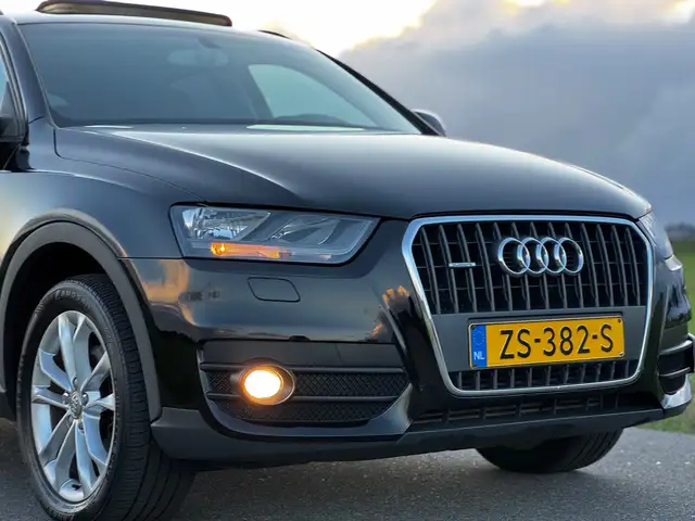 Audi Q3 view 12