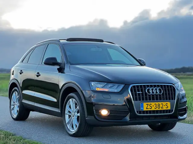Audi Q3 view 5