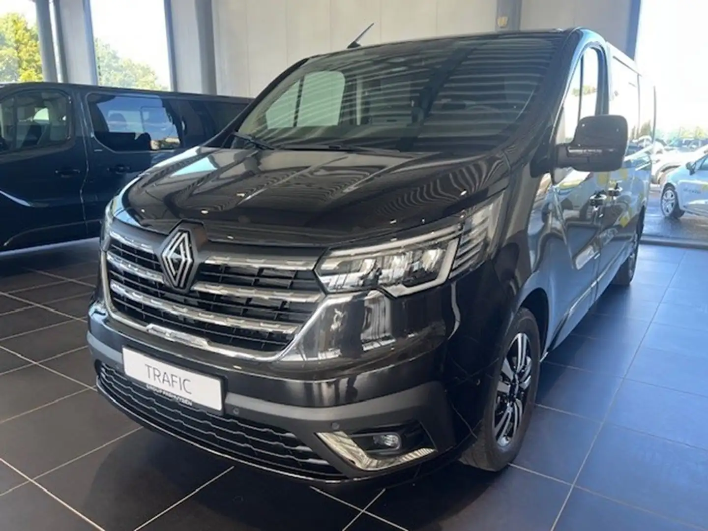Renault Trafic Grand SpaceClass cDi 170EDC Schwarz - 1