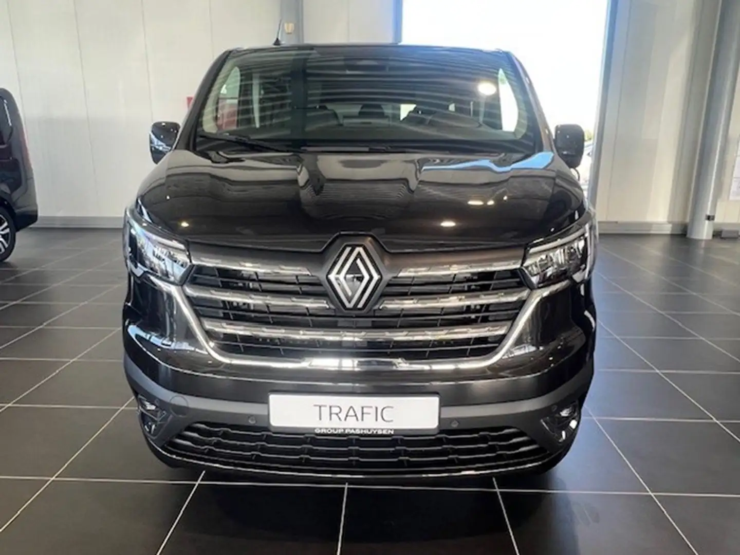 Renault Trafic Grand SpaceClass cDi 170EDC Schwarz - 2