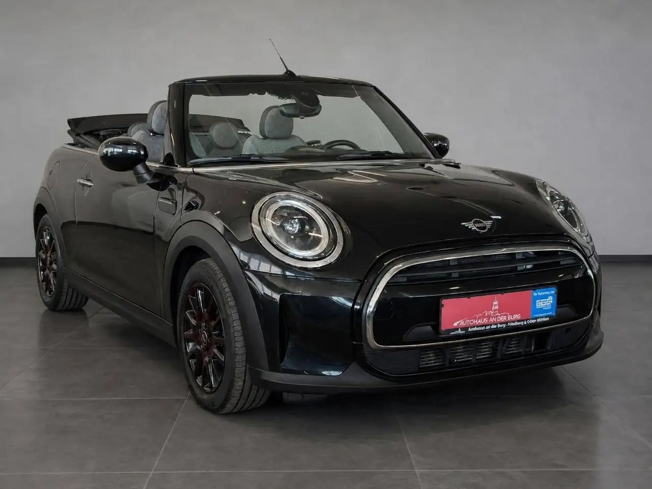 MINI Cooper C Cabrio Cooper Classic Trim — photo 1 of 30