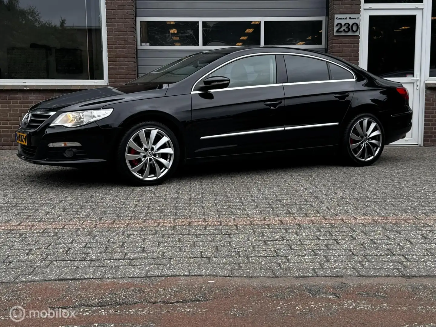 Volkswagen Passat CC 1.8 TSI CRUISE/NAVI/PDC/MIST Negru - 1