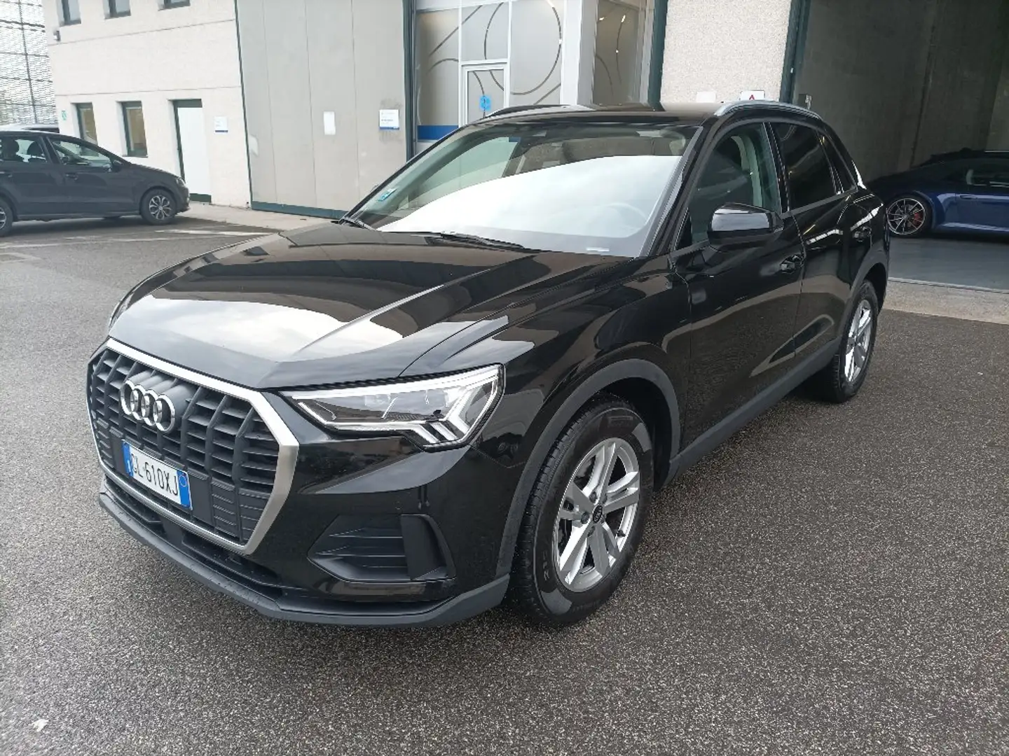Audi Q3 35 TDI S tronic Business Negro - 2