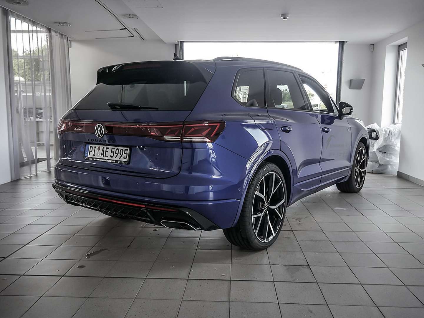 Volkswagen Touareg 4Motion R-Line -  - Joinsteer - #2