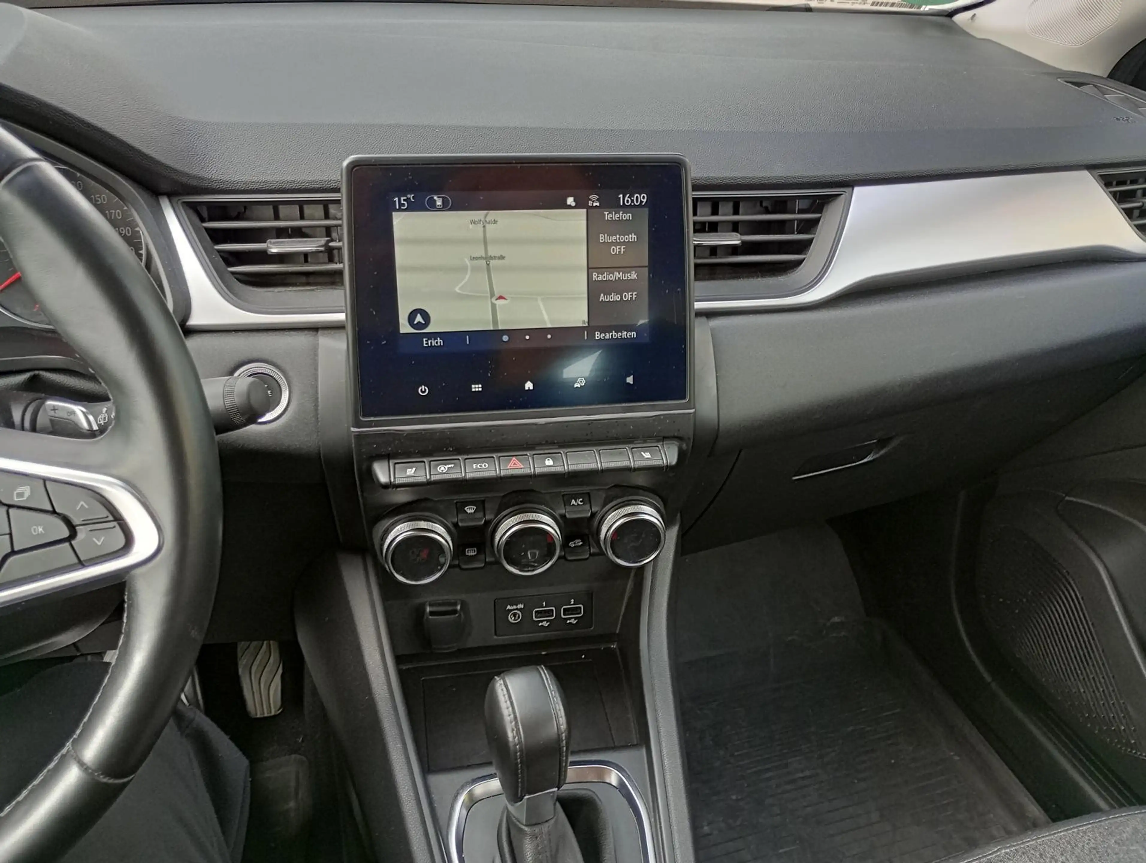 Renault Captur TCe 140 Mild Hybrid — photo 9
