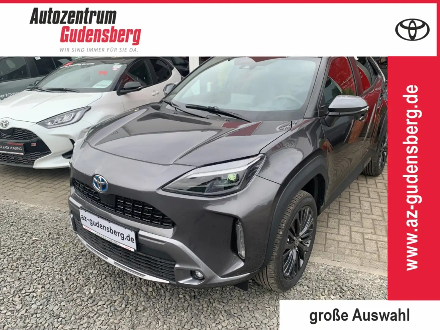 Toyota Yaris Cross Adventure 1,5l ALLRAD HEADUP Navi LED Sperrdiff. E Grigio - 2