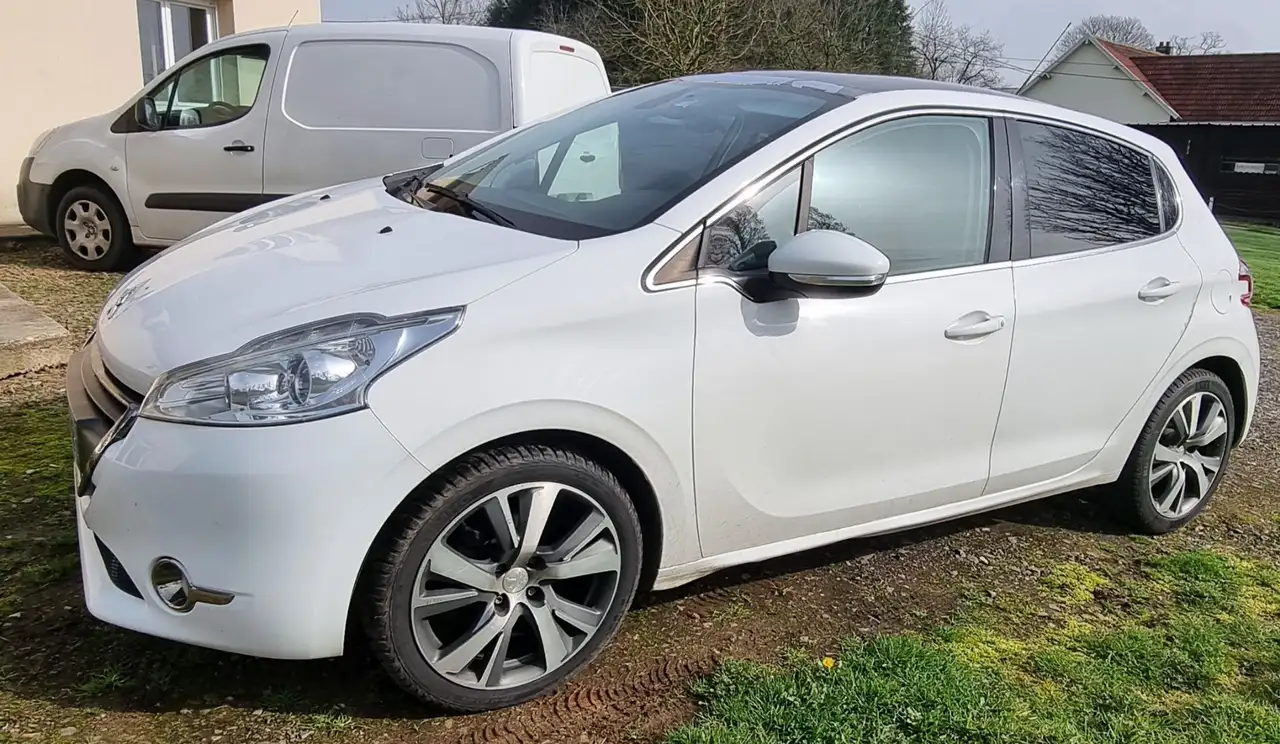 Peugeot 208 1.6 BlueHDi 120ch S\u0026S BVM6 FÃ©line