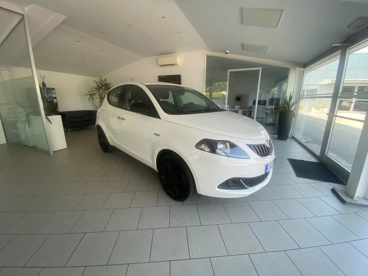 Lancia Ypsilon Ypsilon 1.0 firefly hybrid Silver s Bianco - 1