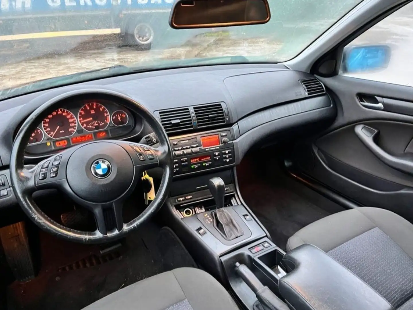 BMW 318 318i touring Чорний - 2