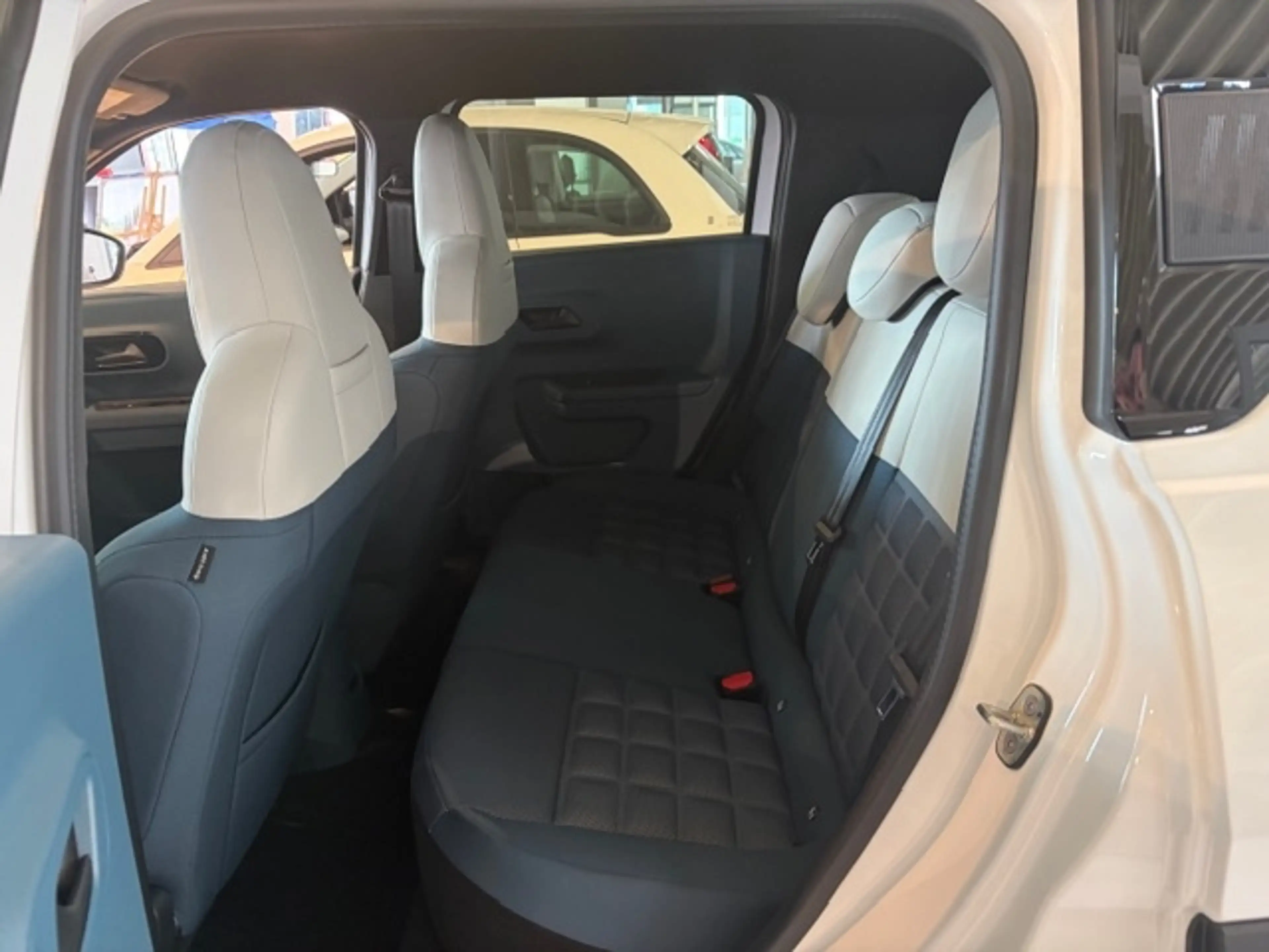 Fiat Grande Panda Elektro  La Prima + Winter-Paket — photo 7