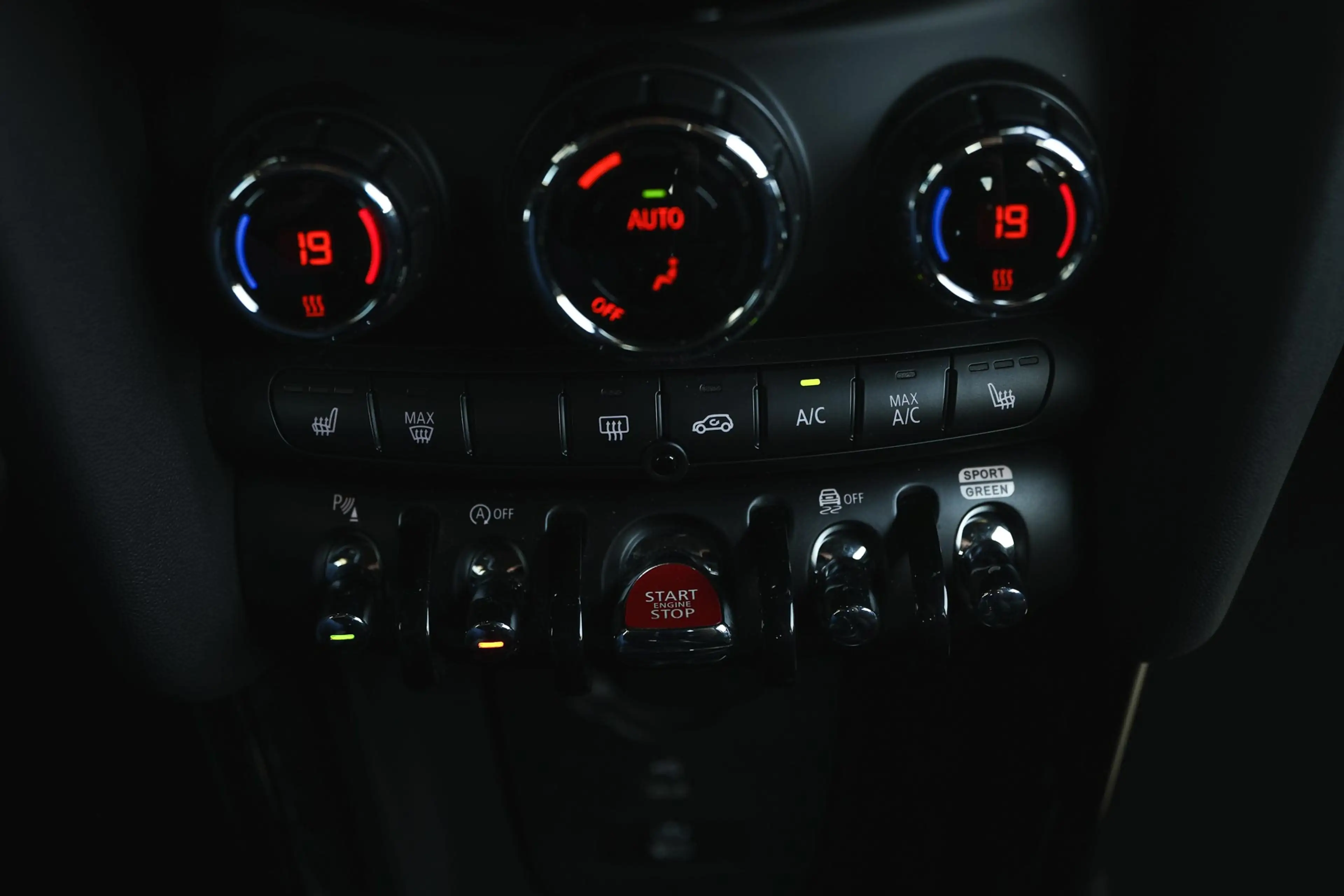 MINI John Cooper Works Hatchback Cooper / Sportstoelen / Comfort Access / — photo 12