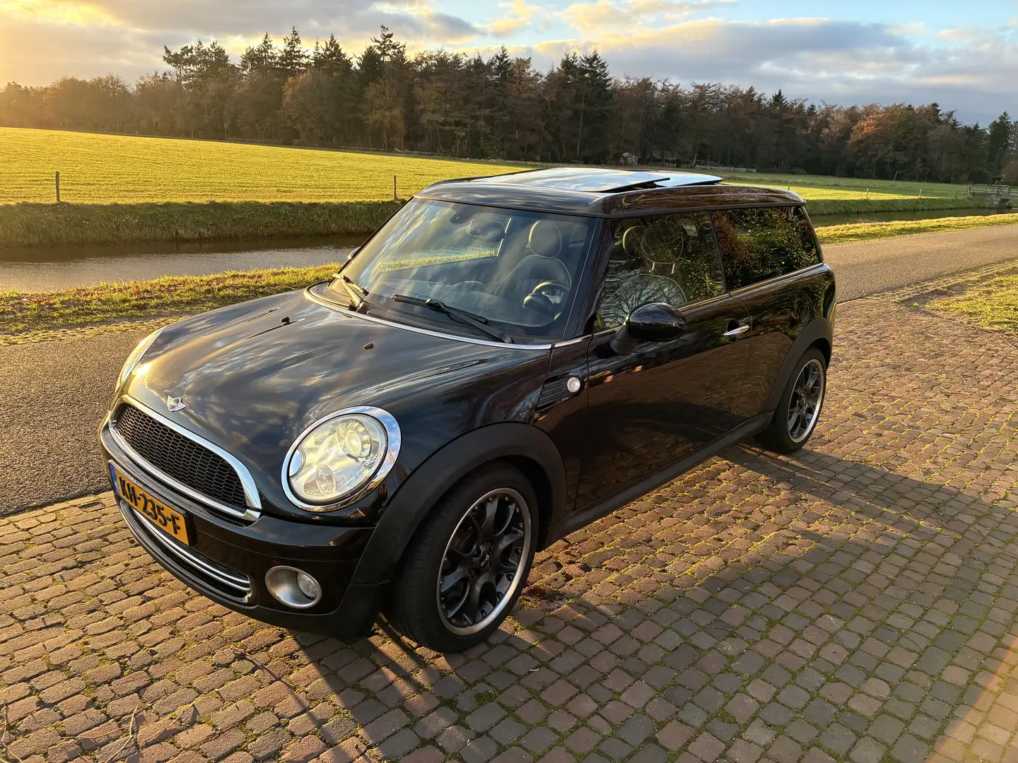 MINI Cooper Clubman 1.6 Automaat Noir - 1