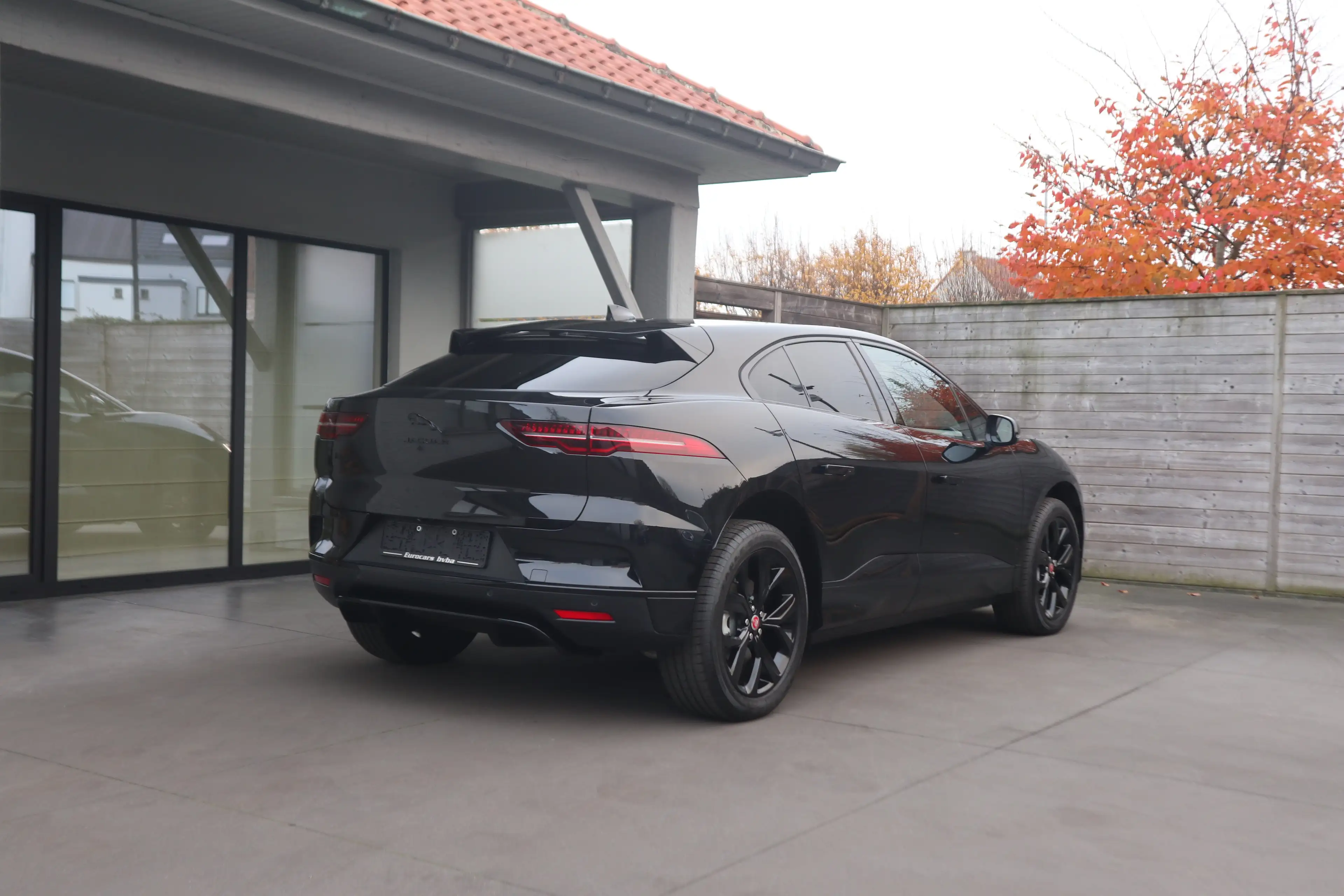 Jaguar I-Pace EV400 HSE/Black-pack/Pano/360°/Leder/4.300km !! — photo 3