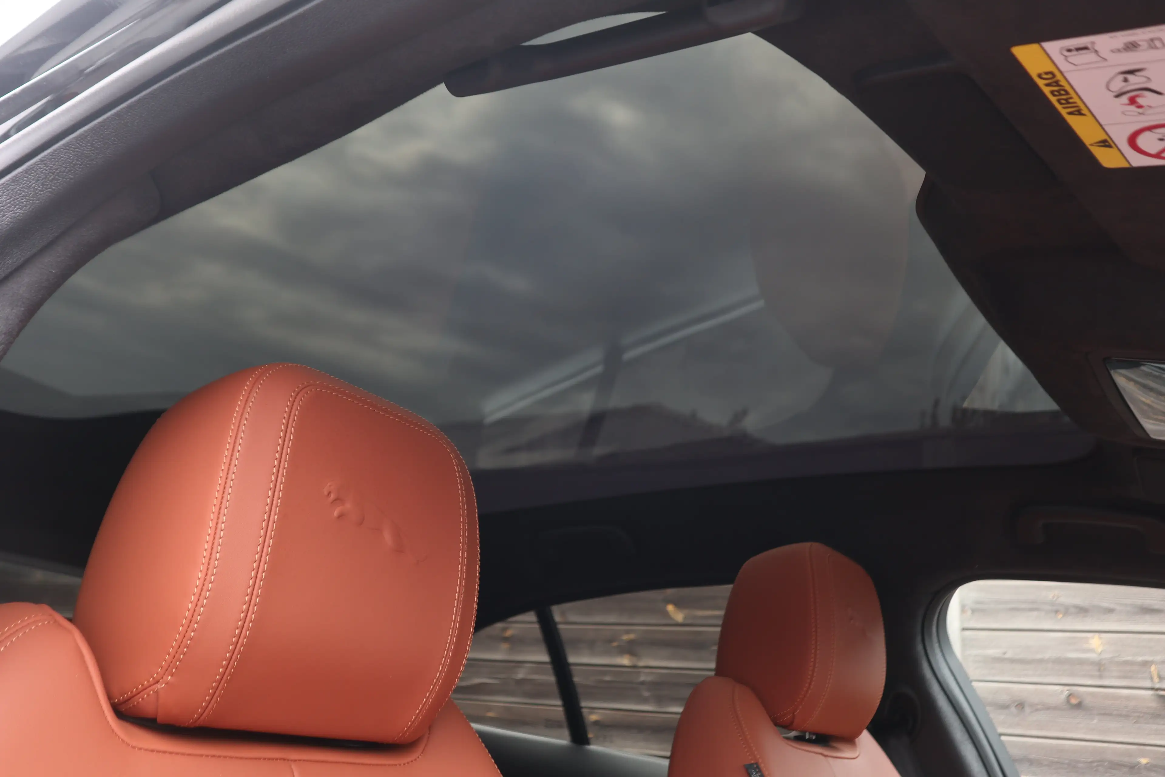 Jaguar I-Pace EV400 HSE/Black-pack/Pano/360°/Leder/4.300km !! — photo 15