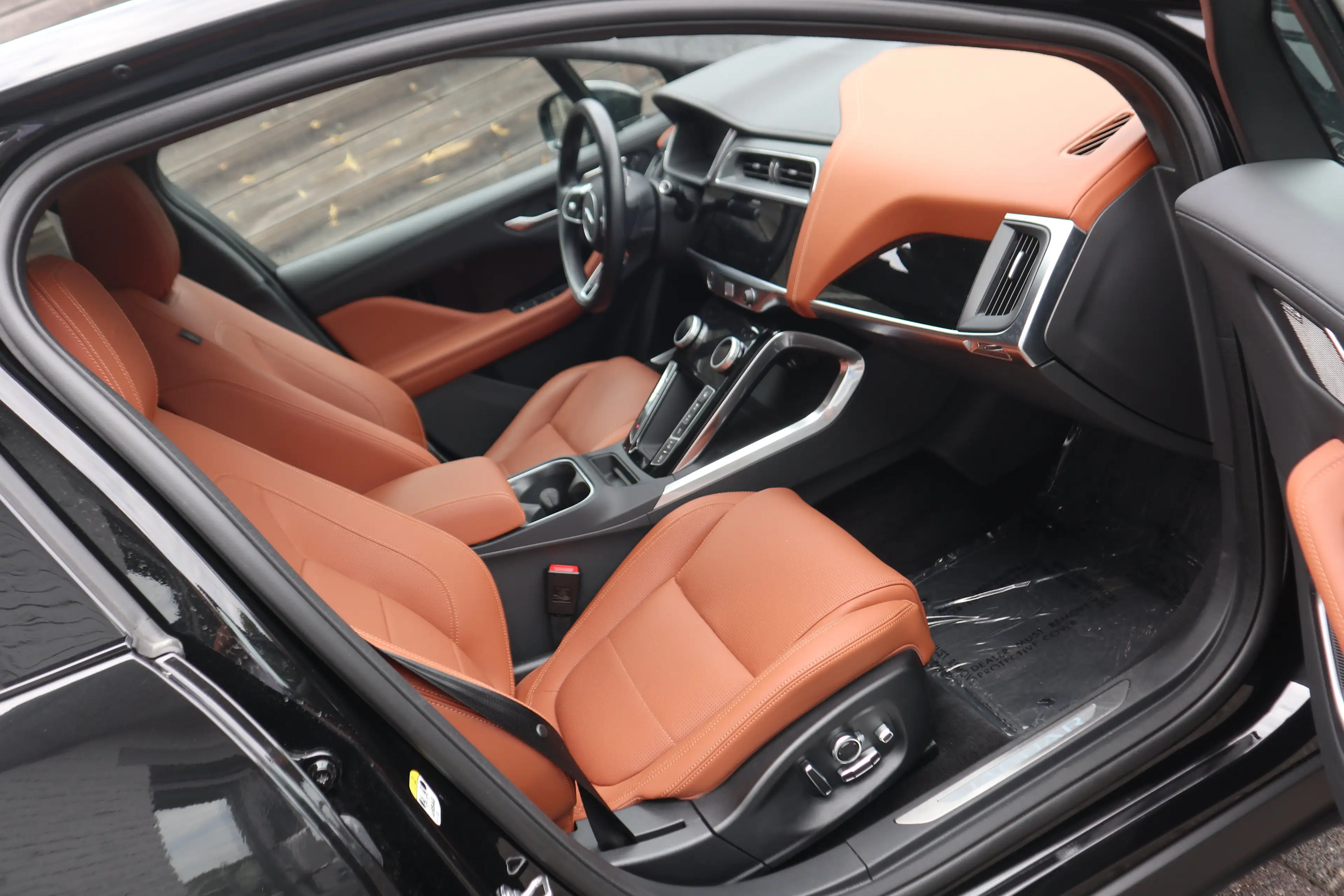 Jaguar I-Pace EV400 HSE/Black-pack/Pano/360°/Leder/4.300km !! — photo 14