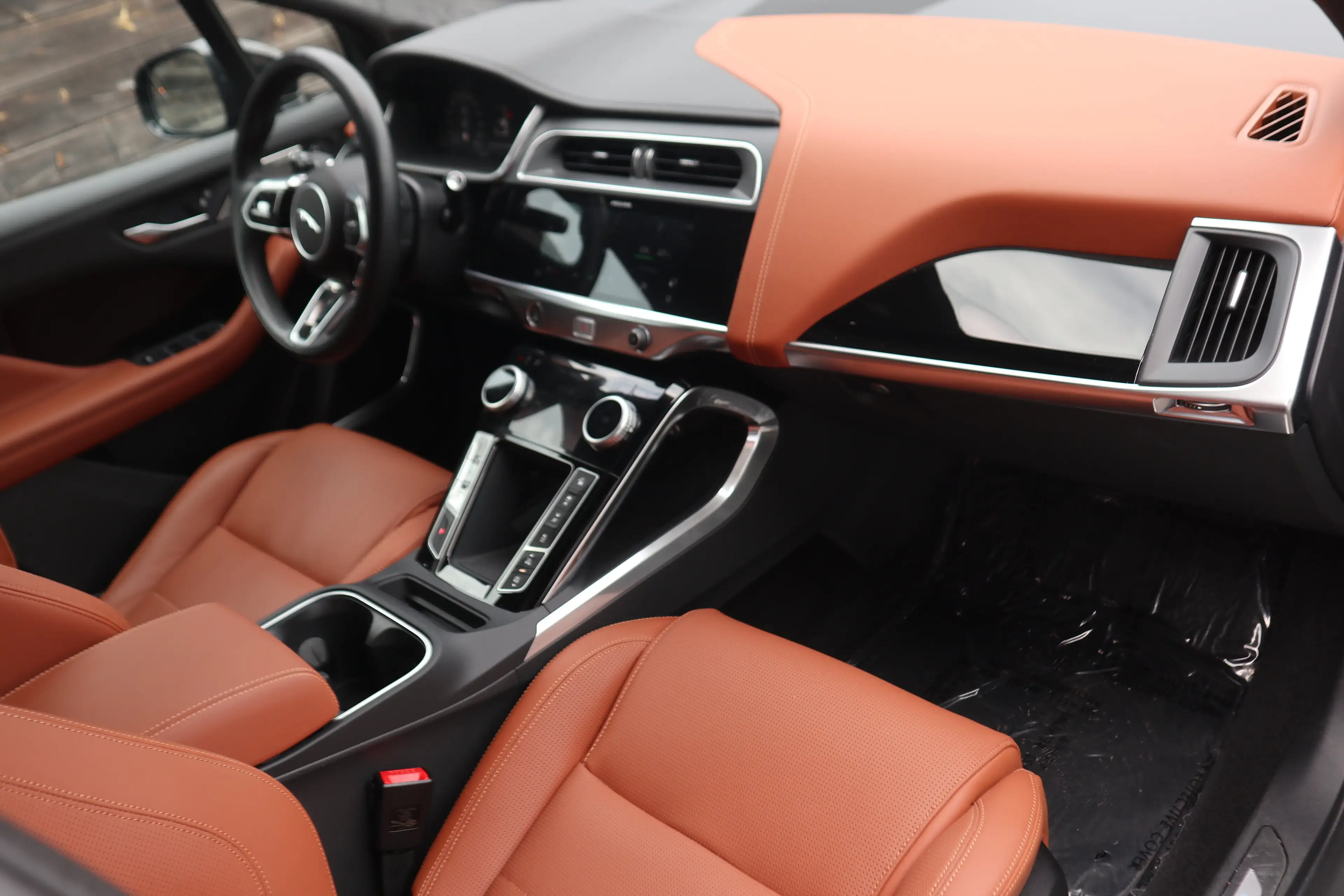 Jaguar I-Pace EV400 HSE/Black-pack/Pano/360°/Leder/4.300km !! — photo 12