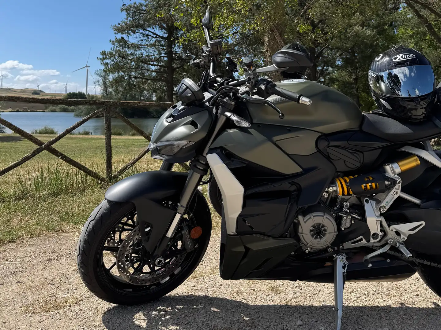 Ducati Streetfighter V2 Vert - 1