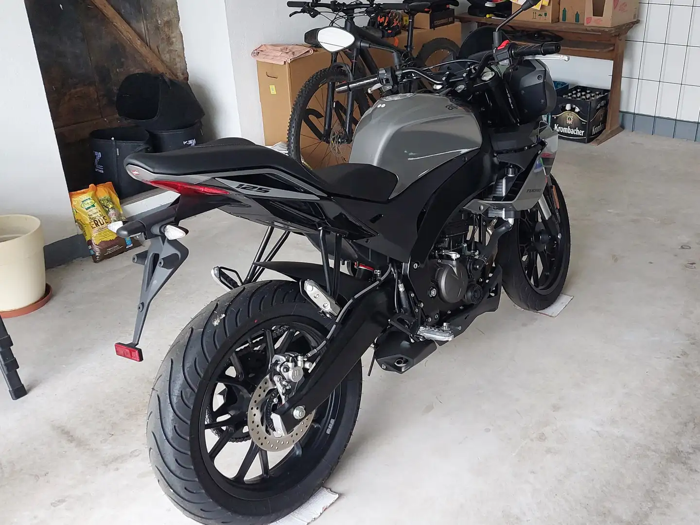Aprilia Tuono 125ccm Černá - 2