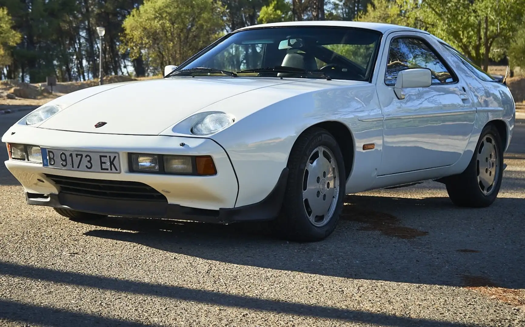 Porsche 928 S Beyaz - 1