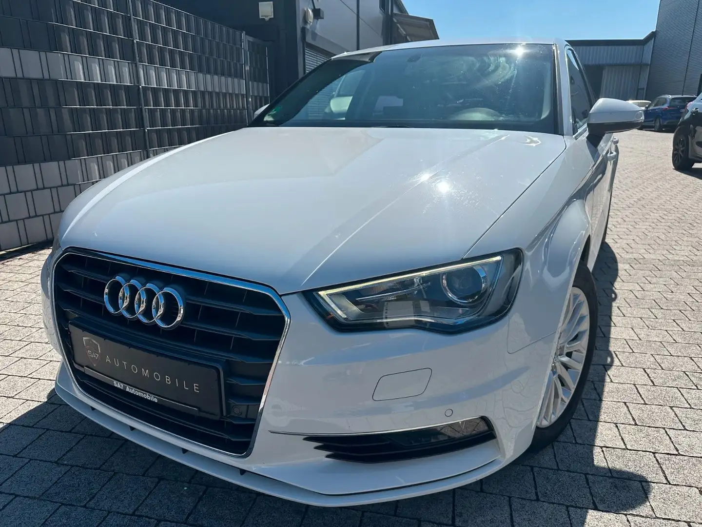 Audi A3 Limousine Ambiente*Xenon*Navi*Tempomat Weiß - 1