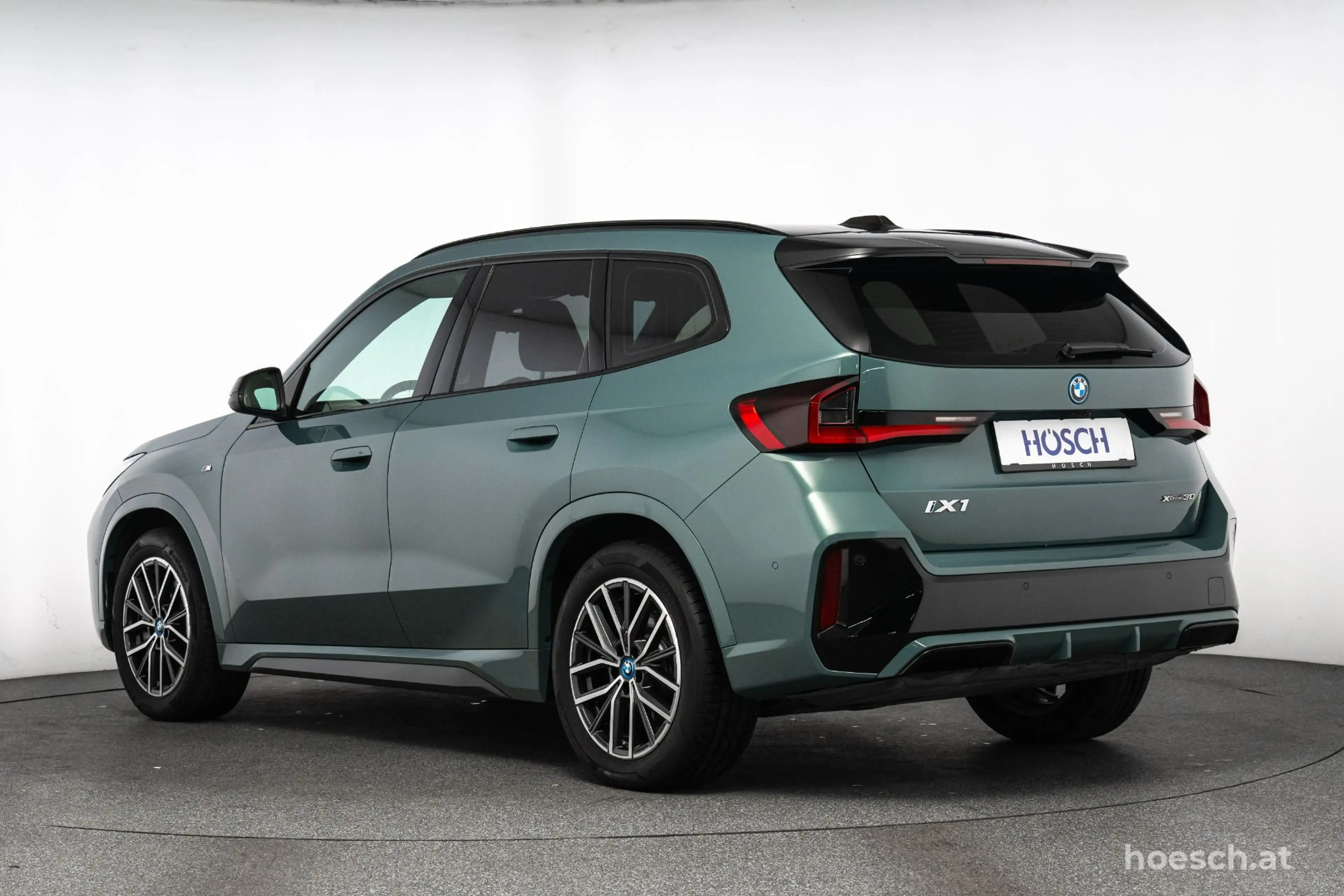 BMW iX1 xDrive30 M Sport PREMIUM — photo 4