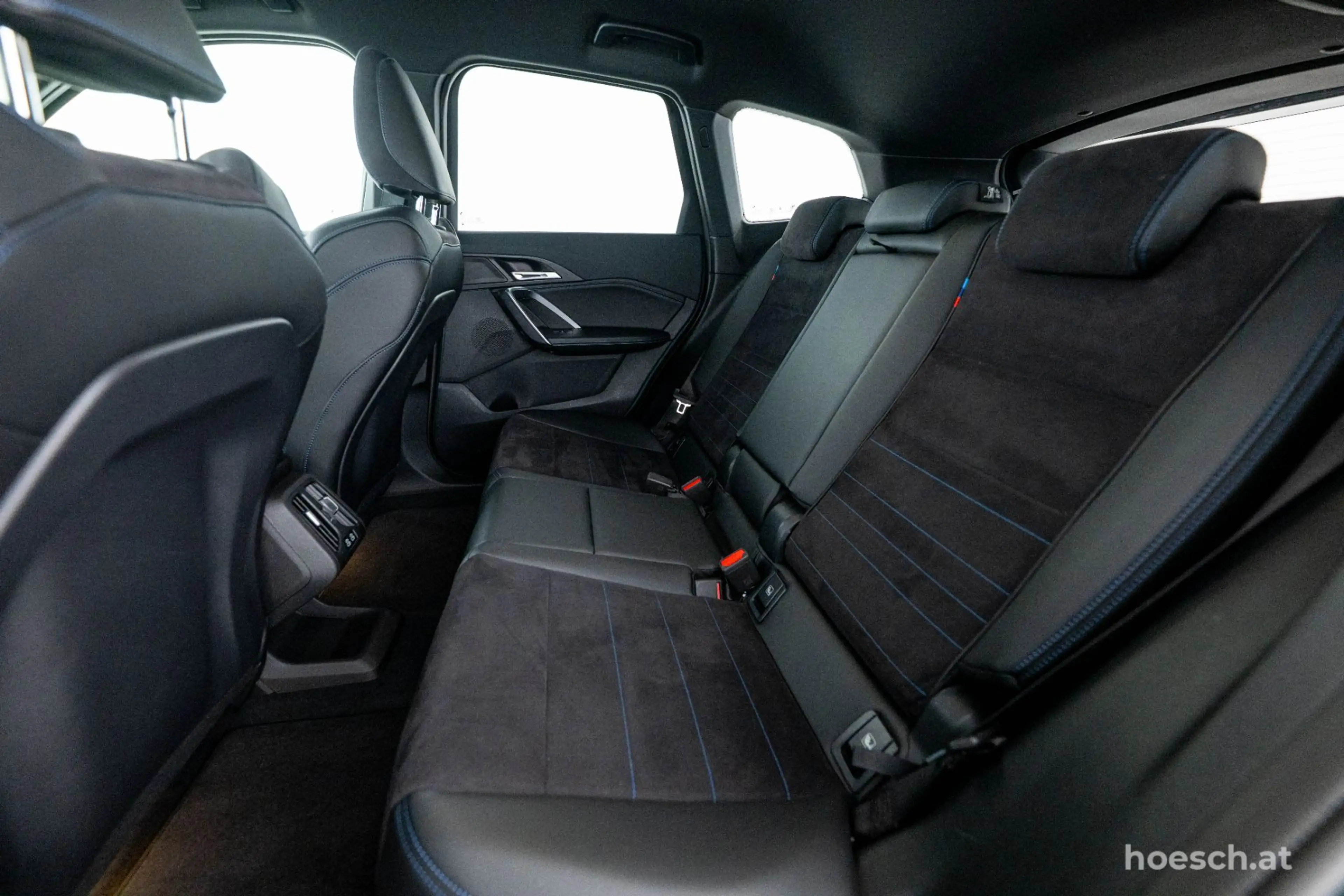 BMW iX1 xDrive30 M Sport PREMIUM — photo 7