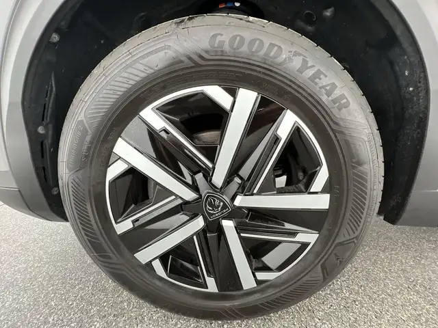Peugeot 2008 view 6