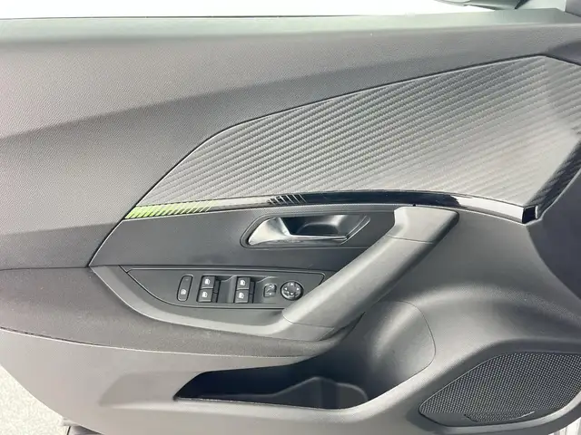 Peugeot 2008 view 10