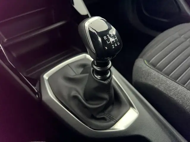Peugeot 2008 view 15
