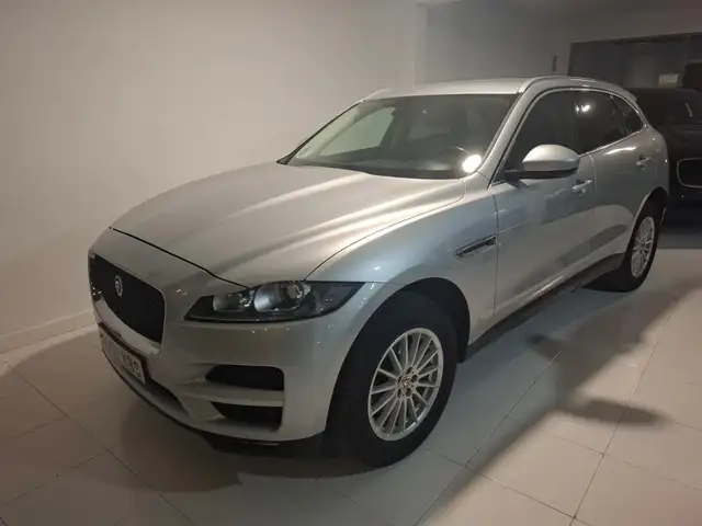 Jaguar F-Pace 2.0i4D Portfolio RWD 163