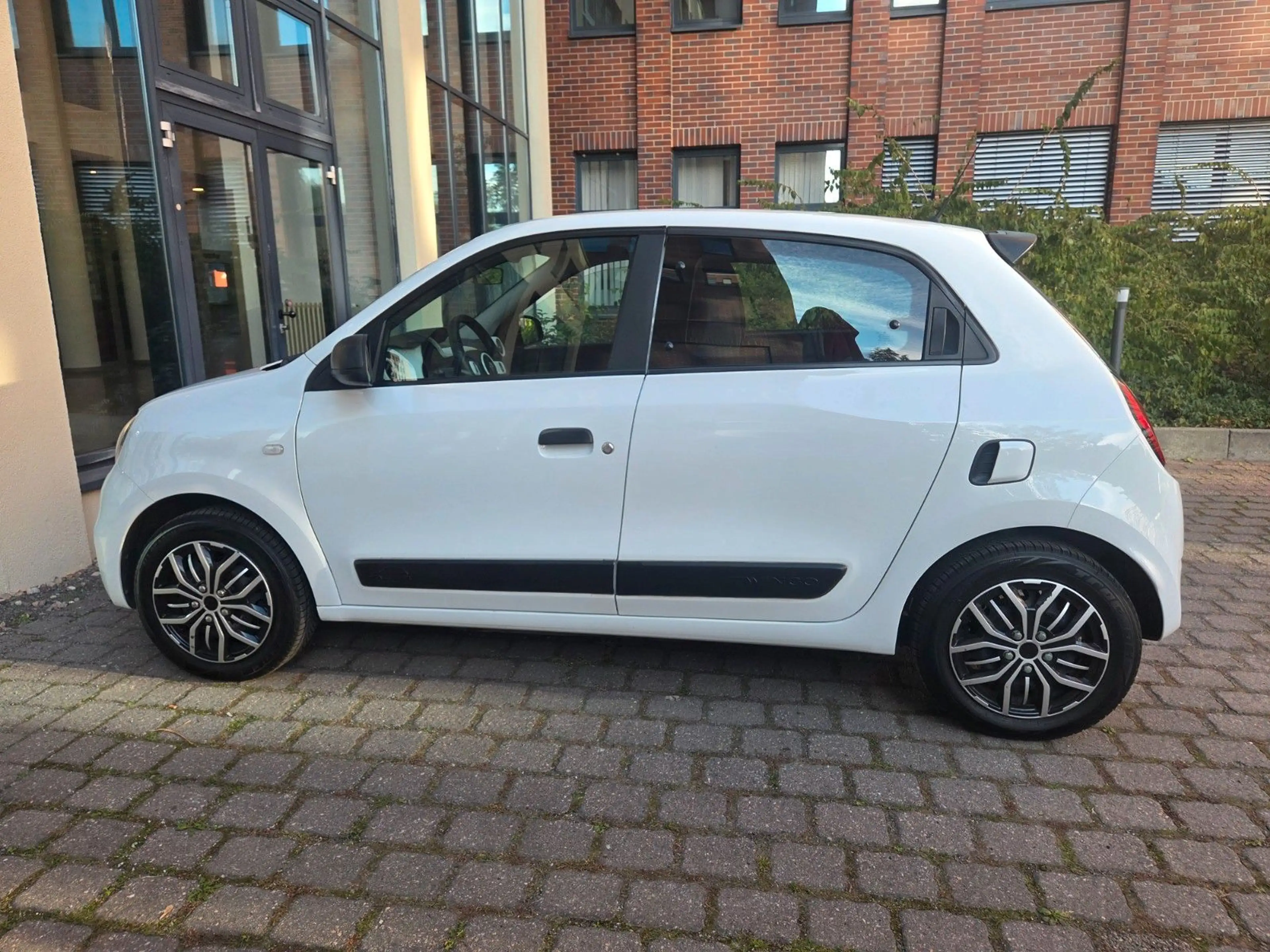 Renault Twingo Life*TÜV NEU*KLIMA*NETTO 5000€* — photo 6