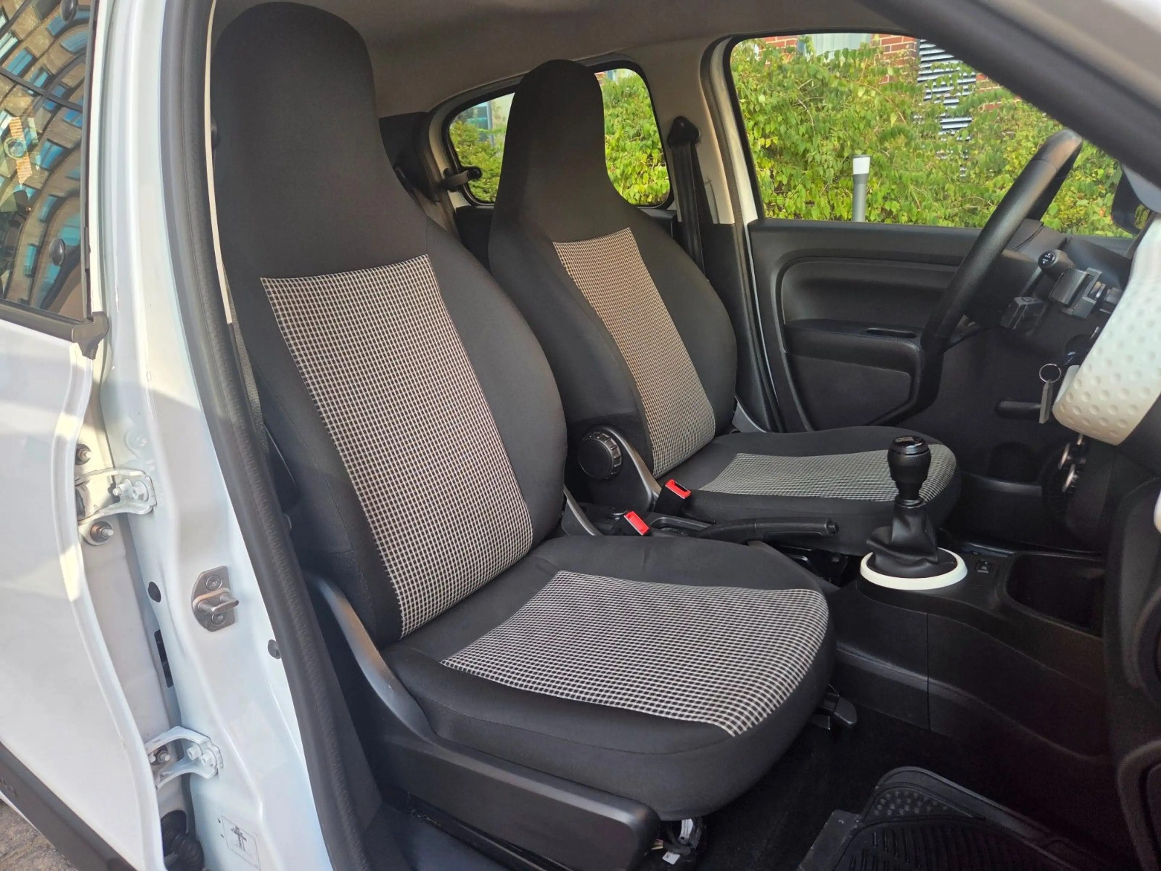 Renault Twingo Life*TÜV NEU*KLIMA*NETTO 5000€* — photo 10