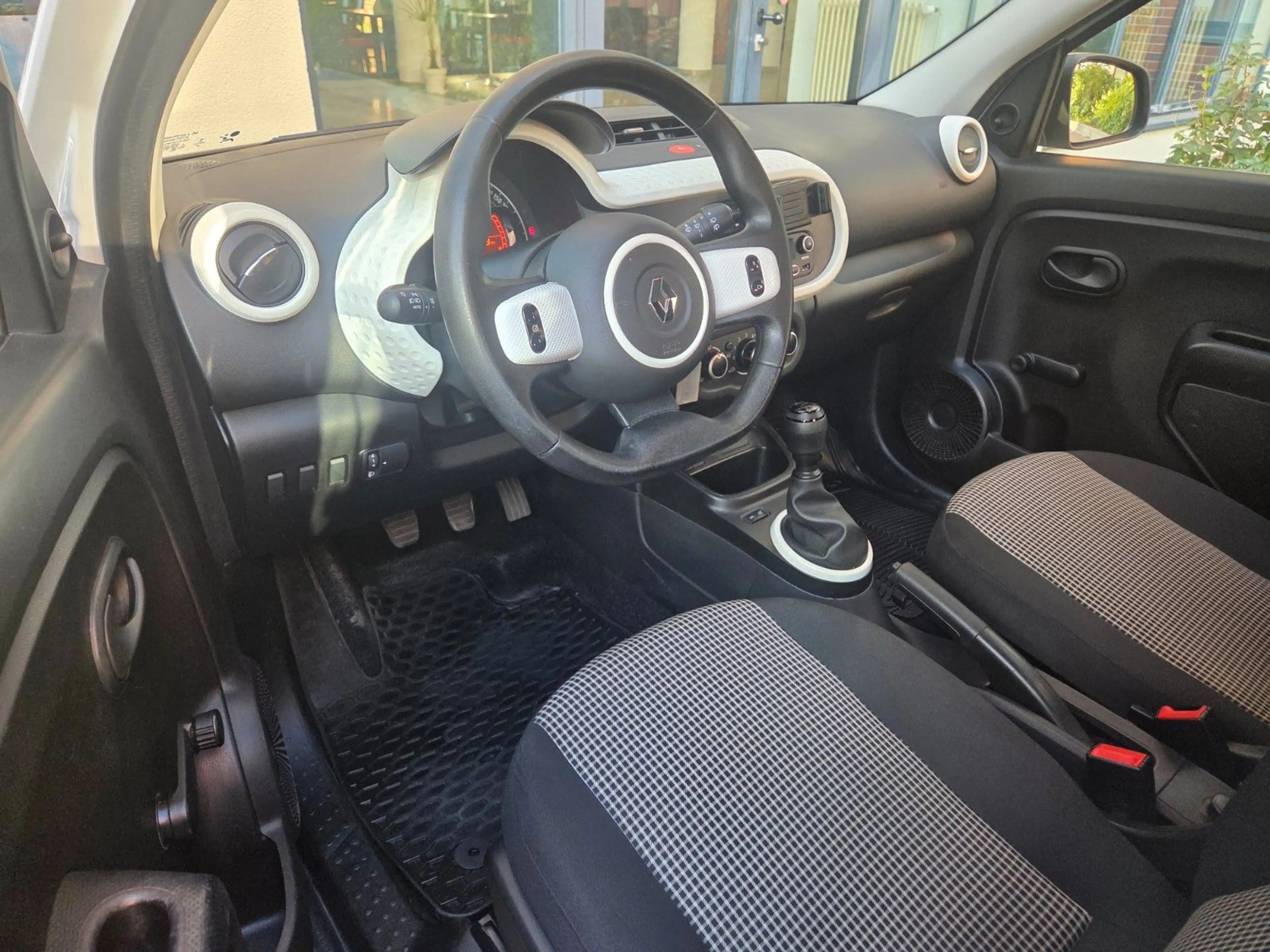 Renault Twingo Life*TÜV NEU*KLIMA*NETTO 5000€* — photo 9