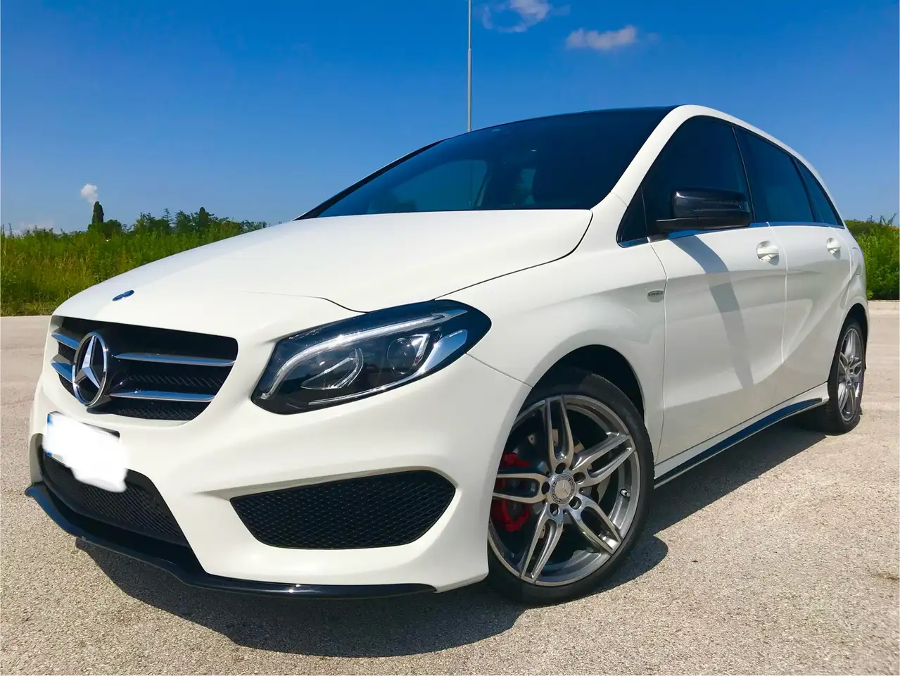 Mercedes-Benz B 180