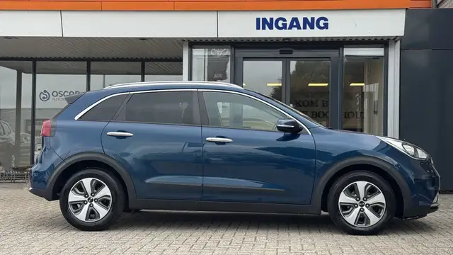 Kia Niro view 4