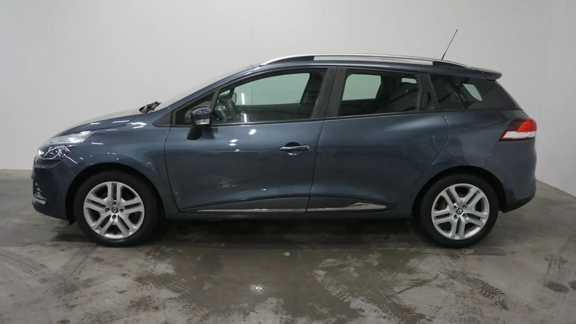 Renault Clio Estate 0.9 TCe Zen Gris - 2