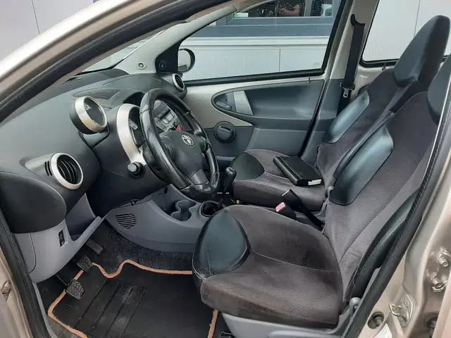 Toyota Aygo view 8