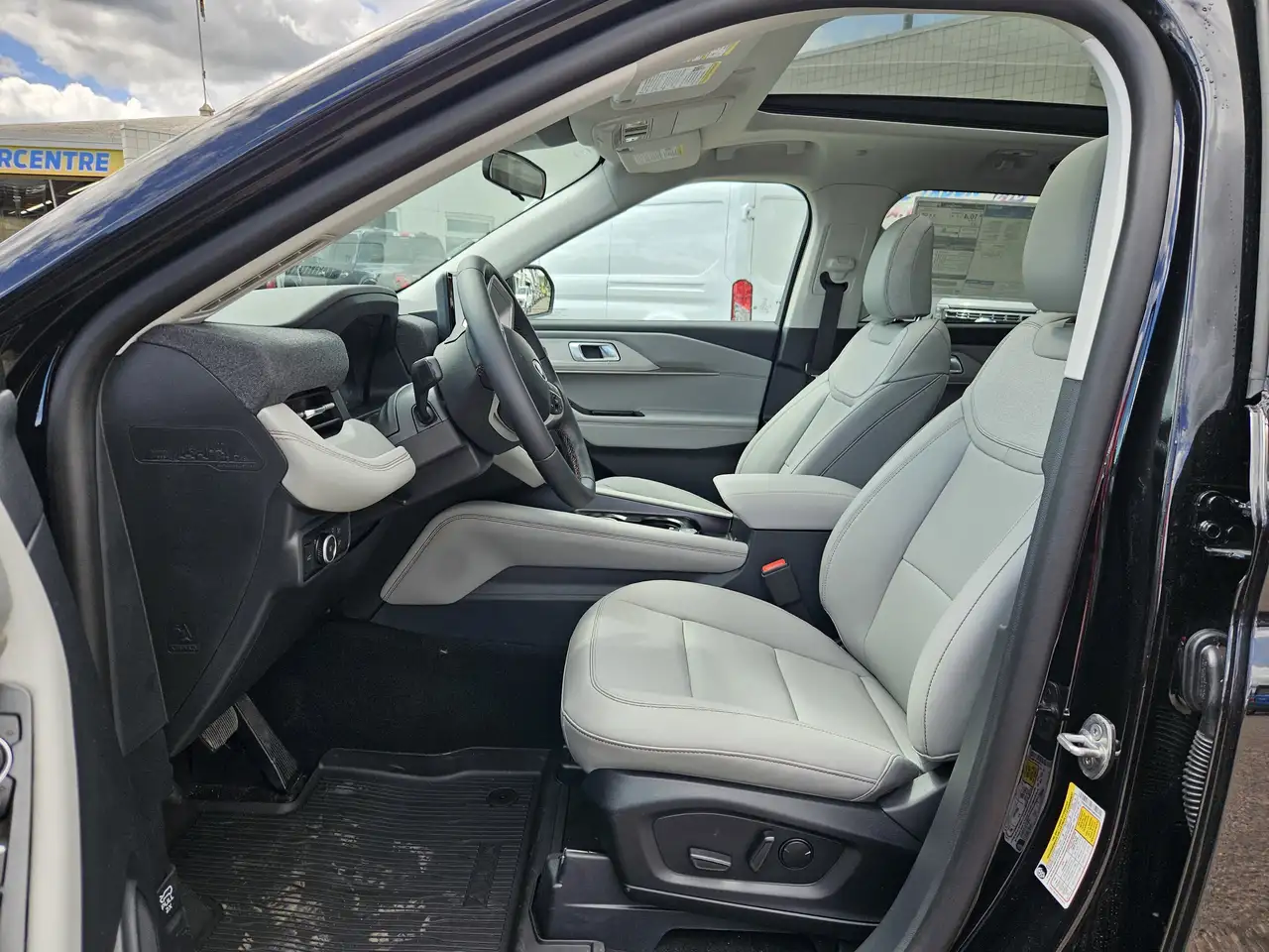 Ford Explorer снимка Ford Explorer