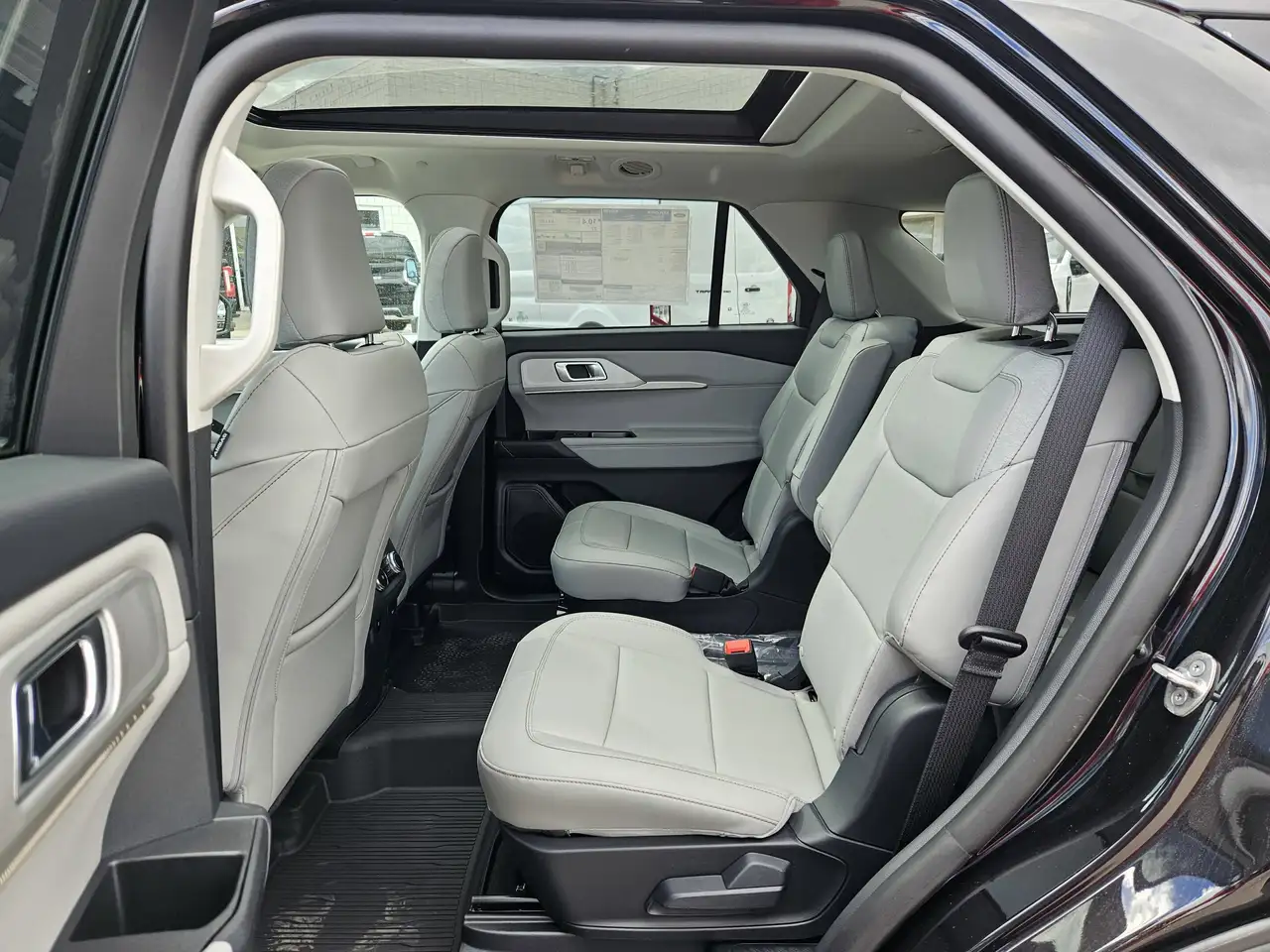 Ford Explorer снимка Ford Explorer