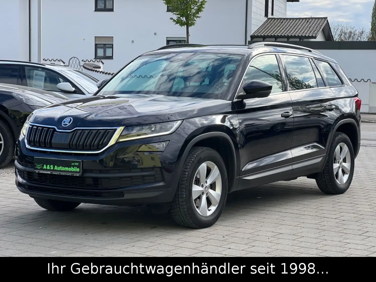 Skoda Kodiaq 2.0 TDI 4x4 Ambition 7-Sitzer *LED/AHK* Schwarz - 2