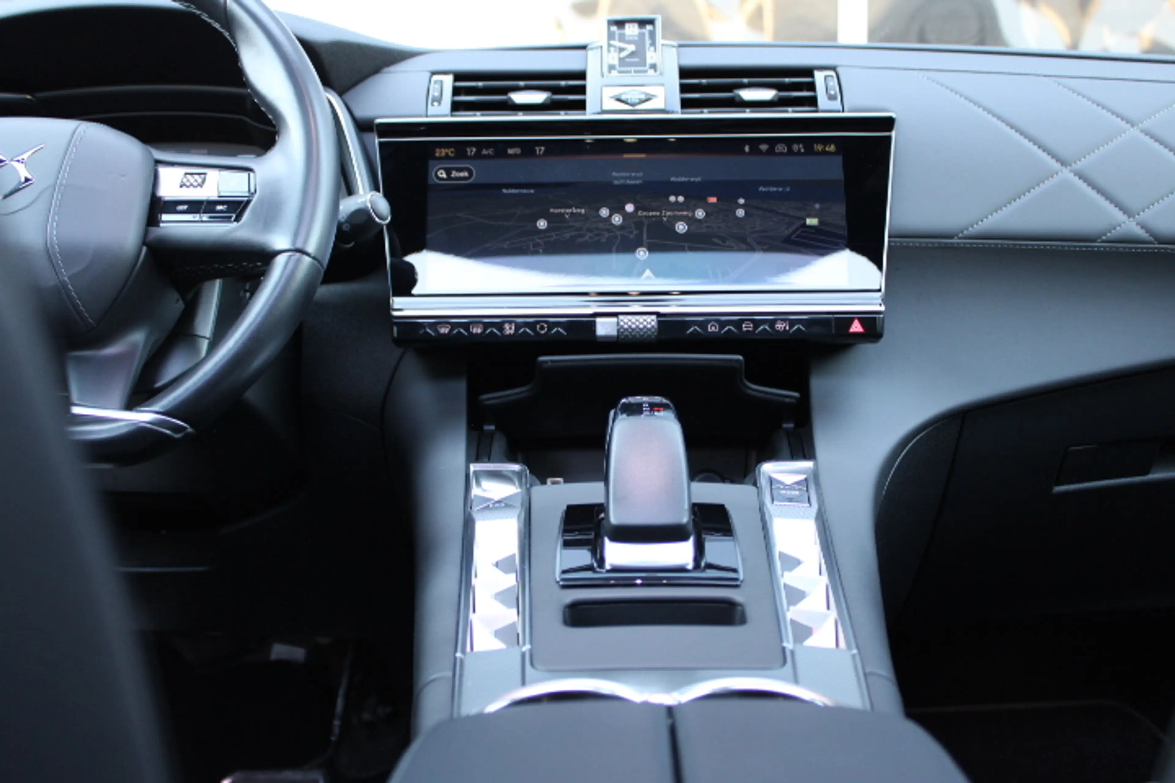DS Automobiles DS 7 E-Tense 300 4x4 Opéra - Panoramadak - Dealer onder — photo 16