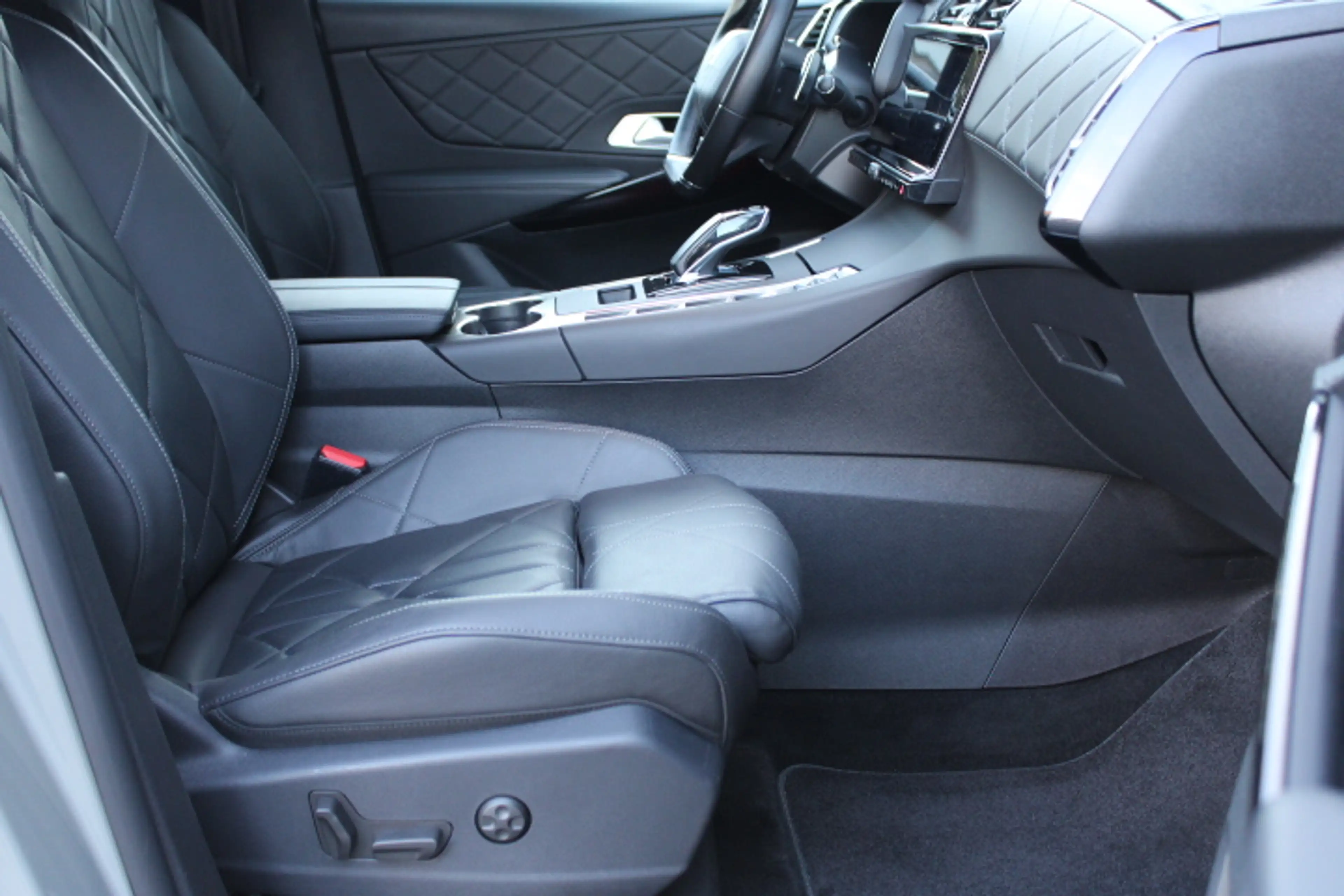 DS Automobiles DS 7 E-Tense 300 4x4 Opéra - Panoramadak - Dealer onder — photo 45