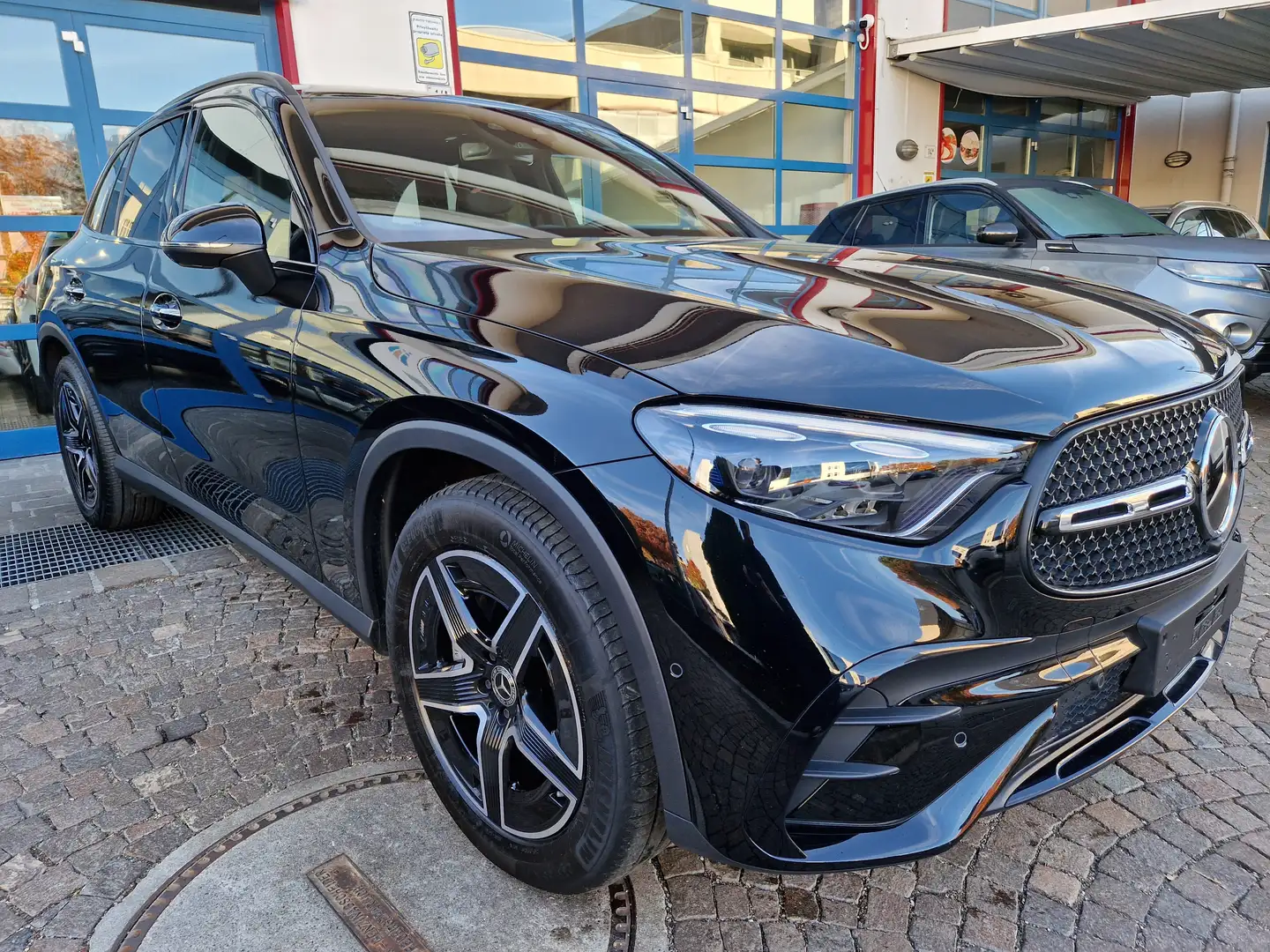 Mercedes-Benz GLC 220 d 220Cv 4M AMG Night Distronic DigLight Airmatic Negro - 2