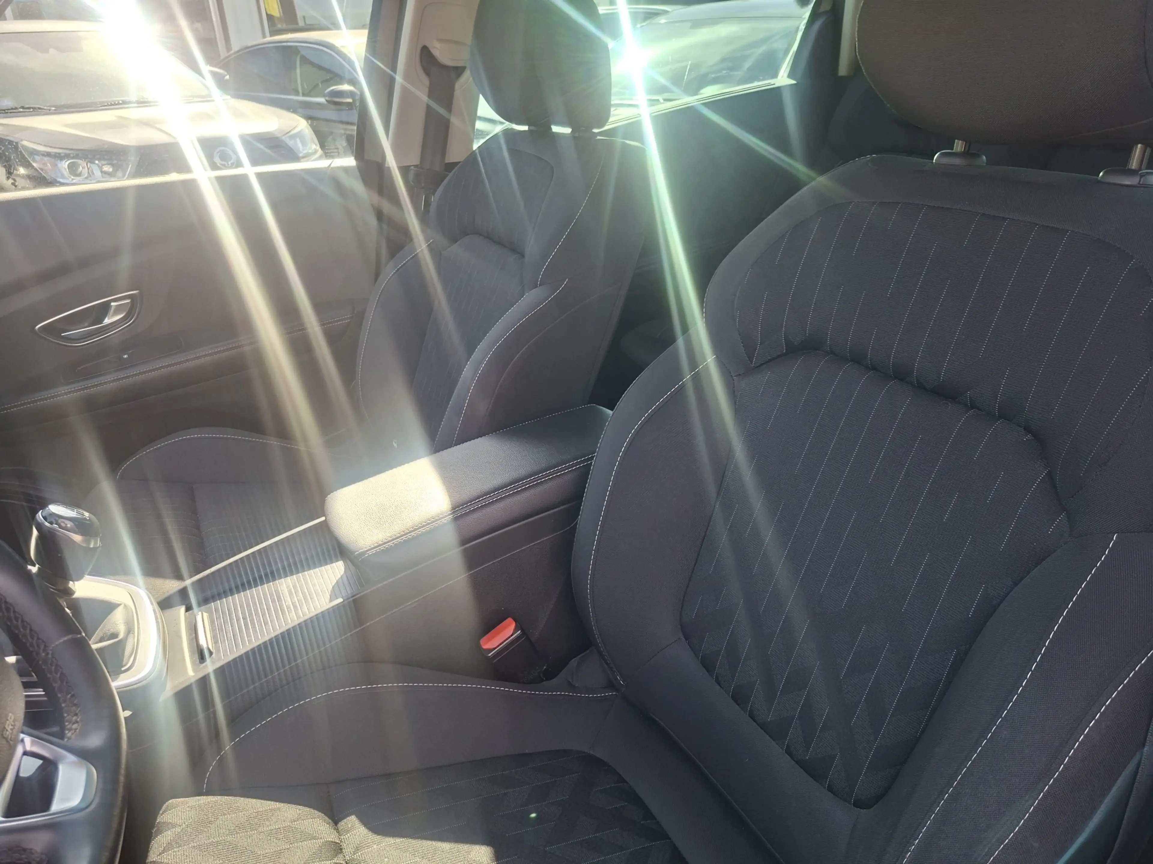 Renault Grand Scenic Grand Scénic 1.33 TCe Limited Edition GPF (EU6.2) — photo 11