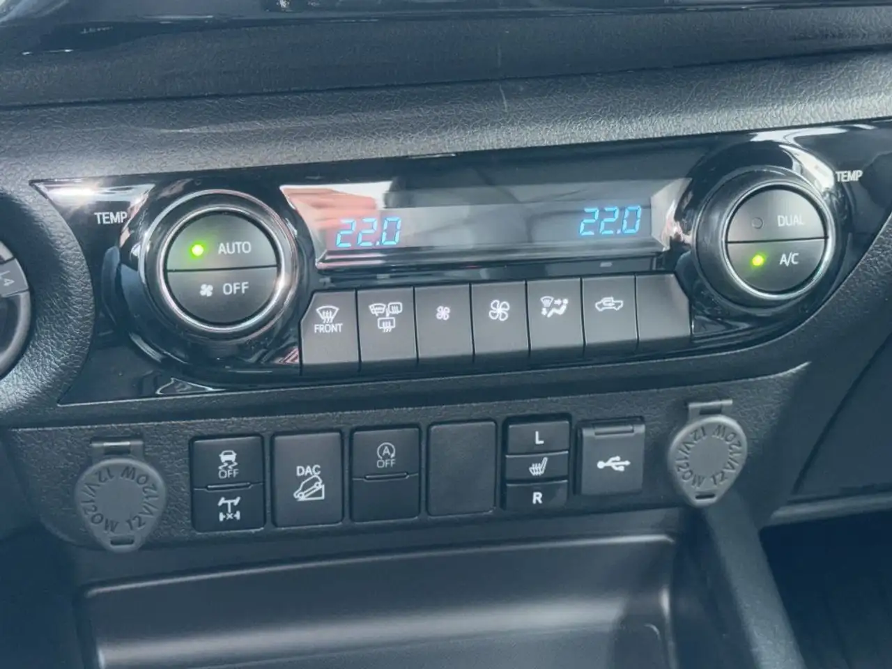 Toyota Hilux 2.8 Mild-Hybrid Double Cab Invincible 360°,sofort 15