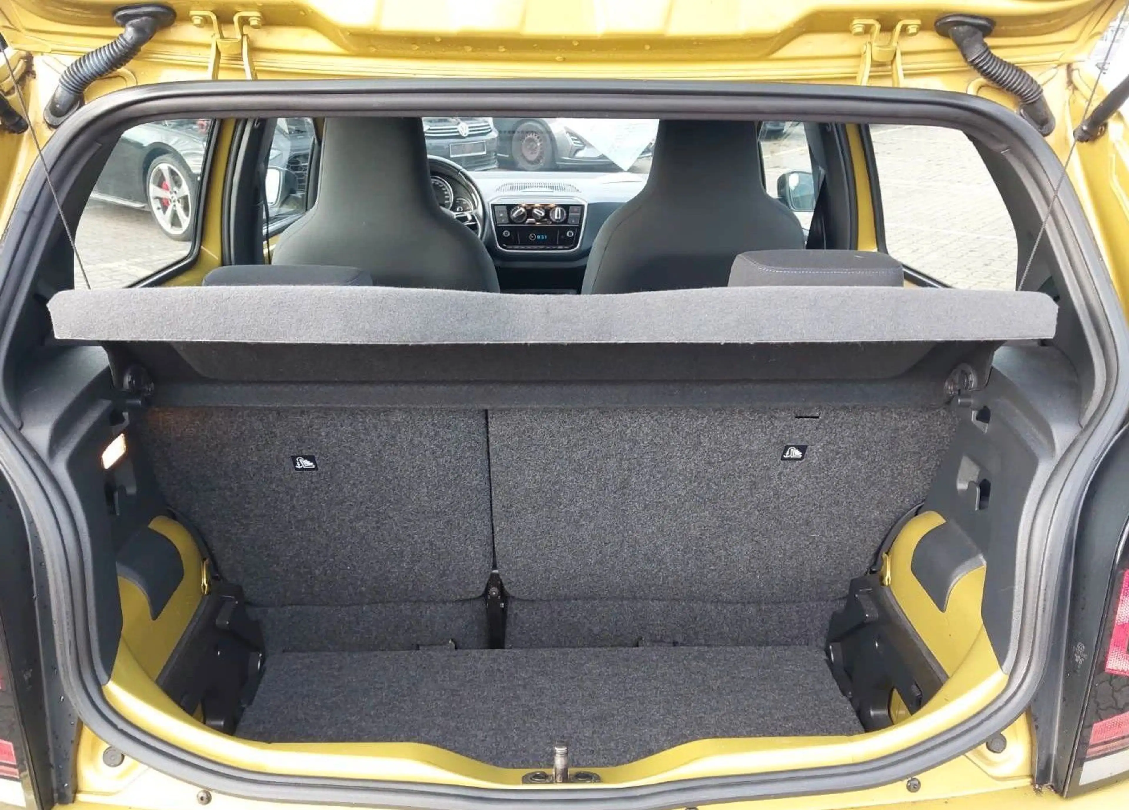 Volkswagen up! club up! *HU/AU NEU*KLIMA*SHZ* — photo 12