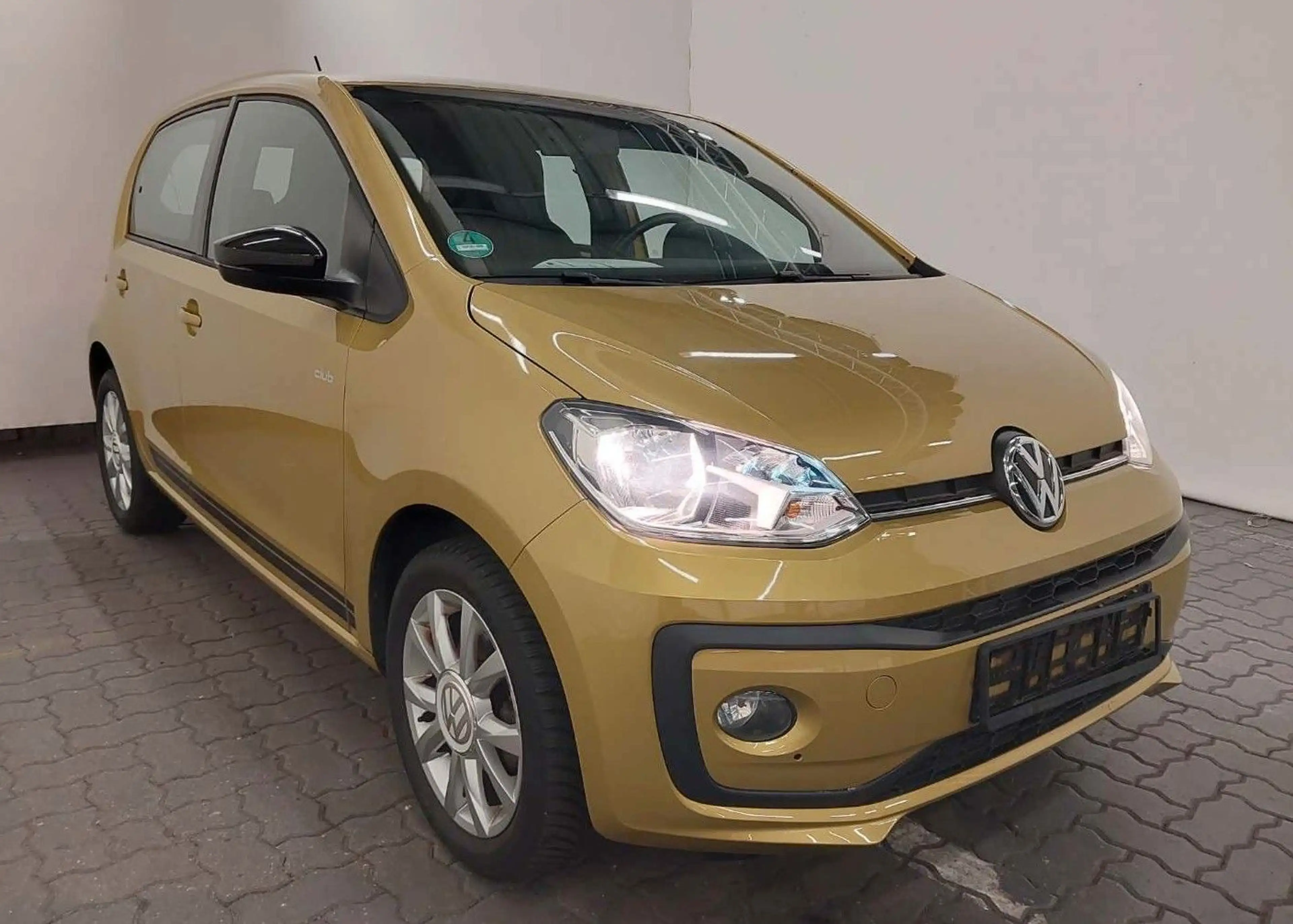 Volkswagen up! club up! *HU/AU NEU*KLIMA*SHZ* — photo 3