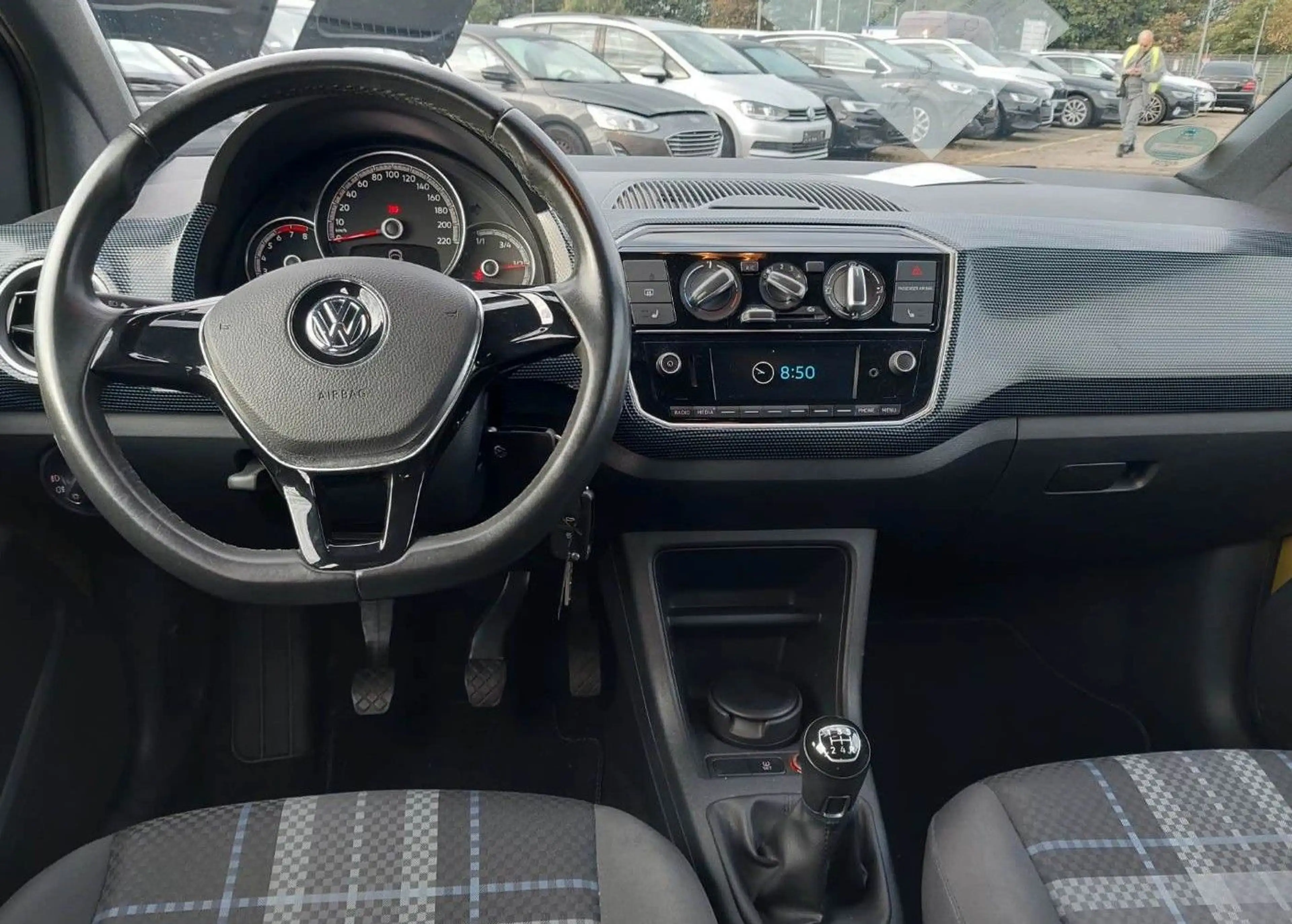 Volkswagen up! club up! *HU/AU NEU*KLIMA*SHZ* — photo 9
